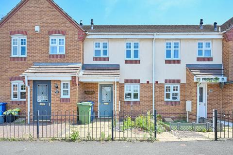2 bed property, in Horseshoe Drive, £169,950
