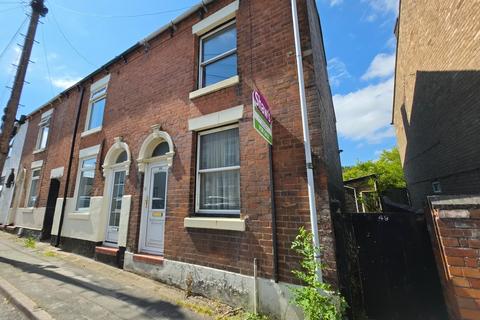 2 bed property, in Church Street, £85,000