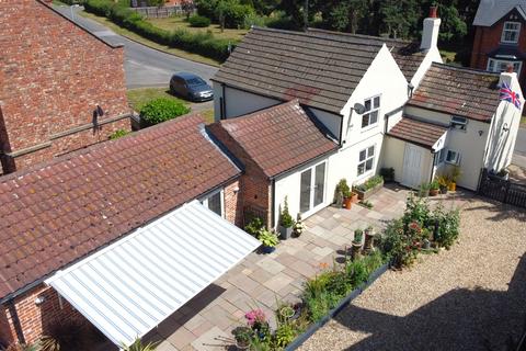 4 bed property, in Tilney House, £525,000