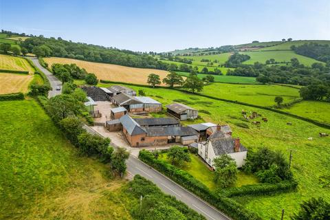 4 bed property, in Stockleigh Pomeroy, £925,000