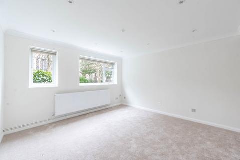 Studio, in Linden Lea, £200,000