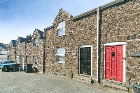 2 bed property, in Erskine Terrace, £235,000