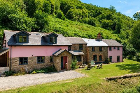 4 bed property, in Bettws, £775,000