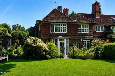 6 bed property, in Wildwood Road, £2,000,000