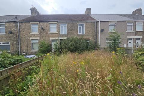 3 bed property, in Hawthorn Road, £65,000