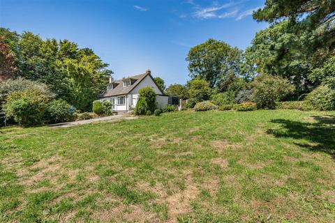 4 bed property, in Zelah, £520,000