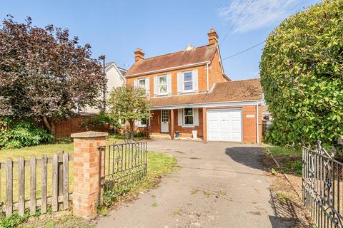 5 bed property, in Radley Road, £675,000