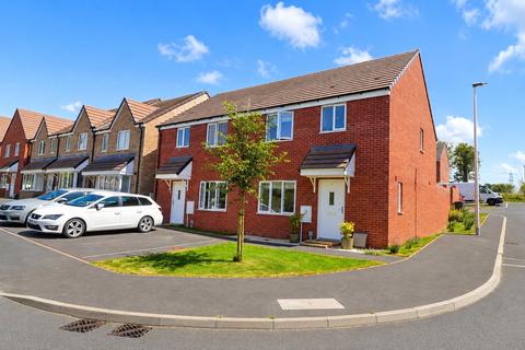 3 bed property, in Catkins Close, £270,000