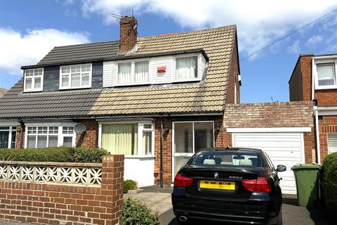 3 bed property, in Clarewood Avenue, £220,000