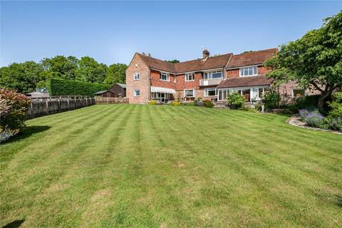 5 bed property, in Newpound, £1,500,000