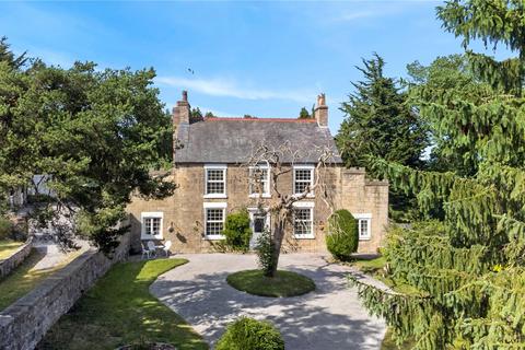 4 bed property, in Pentre, £750,000