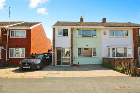3 bed property, in Dovedale Road, £325,000