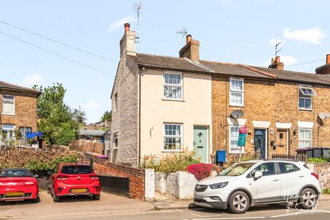 2 bed property, in Rye Street, £325,000