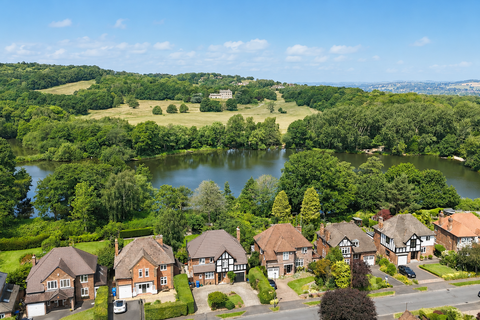 5 bed property, in Evans Avenue, £750,000