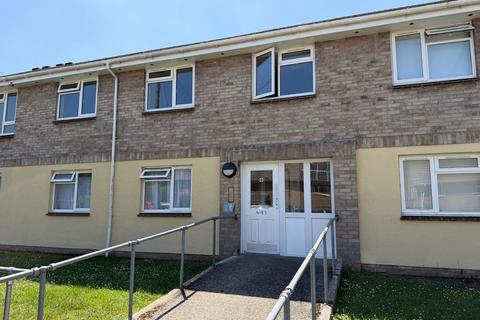 2 bed property, in Weymouth DT3, £125,000