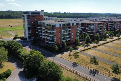 1 bed property, in Kingman Way, £240,000