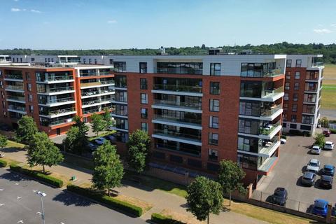 2 bed property, in Kingman Way, £280,000