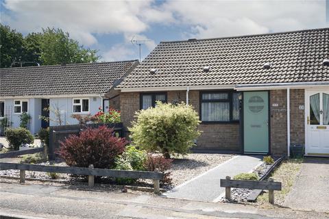 1 bed property, in Girton Close, £195,000