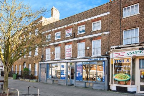 5 bed property, in Old Market, £230,000