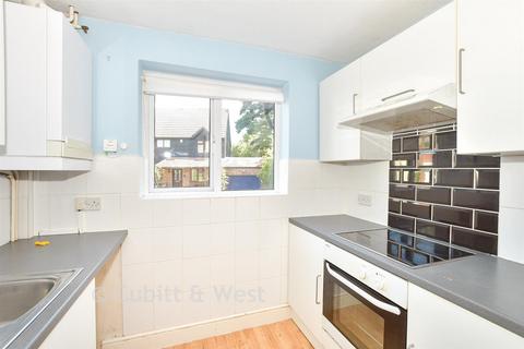 3 bed property, in Castle Rise, £325,000