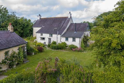 5 bed property, in Cilrhedyn, £925,000
