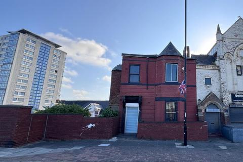 4 bed property, in 43 Newcastle Road, £35,000