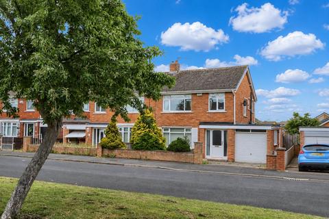 3 bed property, in Sadberge Grove, £190,000