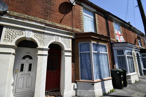 3 bed property, in Percy Road, £195,000