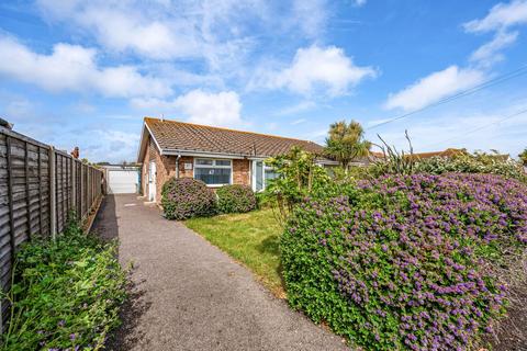 2 bed property, in East Bracklesham Drive, £350,000