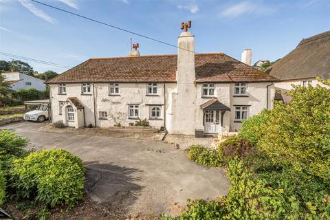 4 bed property, in Abbotskerswell, £595,000