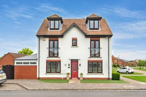 4 bed property, in Edzell Crescent, £500,000