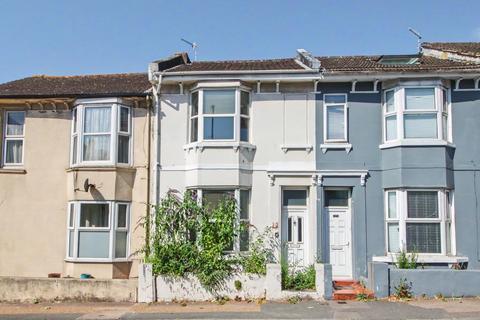 2 bed property, in 57 Beaconsfield Road, £150,000