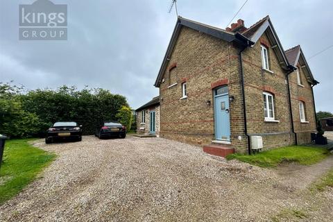 2 bed property, in Woodgreen Road, £509,995