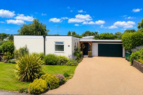 4 bed property, in Sene Park, £875,000