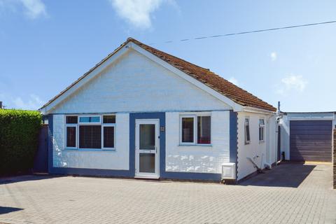 2 bed property, in Canterbury Road, £385,000