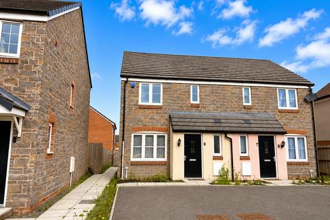 3 bed property, in Aubretia Road, £300,000
