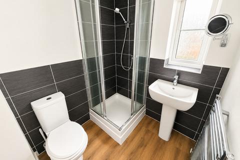 3 bed property, in Aubretia Road, £300,000