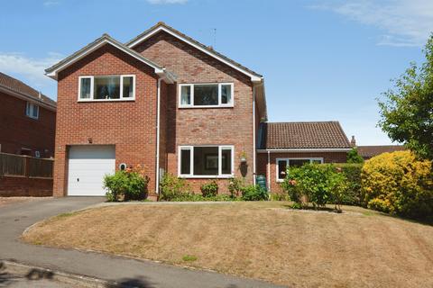 4 bed property, in Southay, £550,000