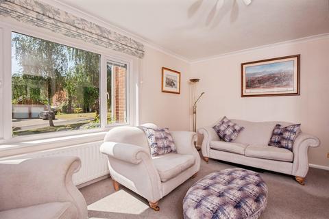 4 bed property, in Southay, £550,000