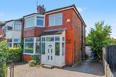 3 bed property, in 14 Radlet Drive, £190,000