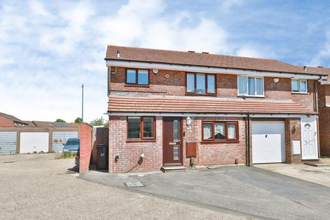 4 bed property, in Sway Gardens, £400,000