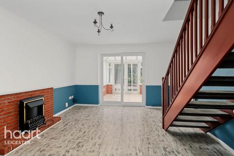 2 bed property, in Gilmorton Avenue, £230,000