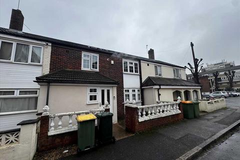 6 bed property, in Adamson Road, £750,000
