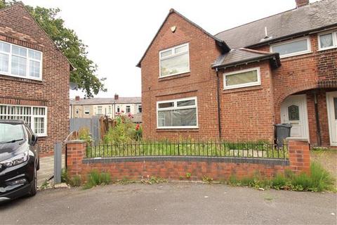 3 bed property, in Ashdown Grove, £200,000