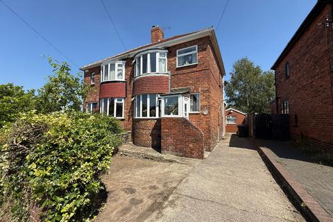 3 bed property, in Keppel Road, £150,000