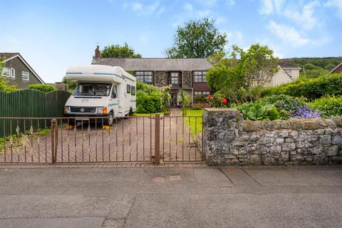 3 bed property, in Elled Road, £250,000