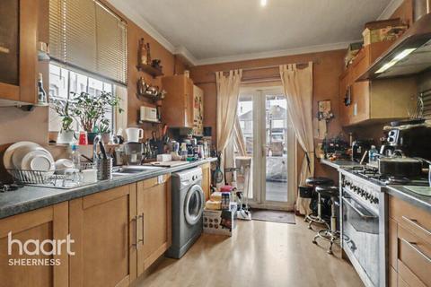 3 bed property, in Coronation Road, £180,000
