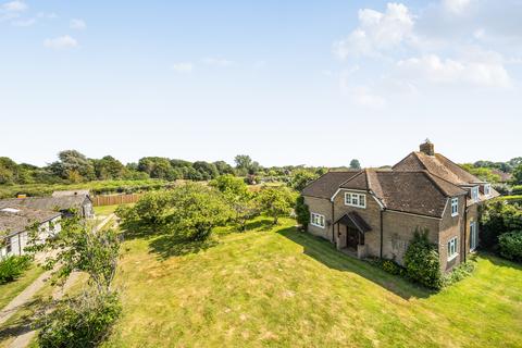 5 bed property, in Keynor Lane, £635,000