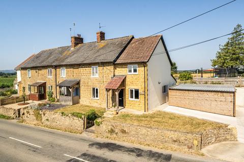 4 bed property, in Woodcroft, £395,000
