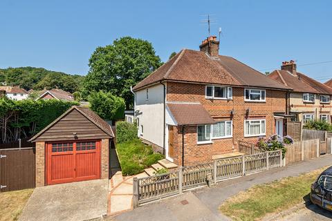2 bed property, in Border Road, £495,000